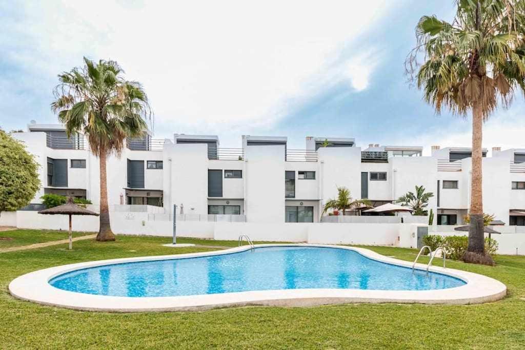 Apartamento Moderno Tranquilo Con Piscina Y Jardin دينايا المظهر الخارجي الصورة