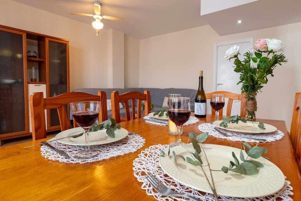 Apartamento Moderno Tranquilo Con Piscina Y Jardin دينايا المظهر الخارجي الصورة
