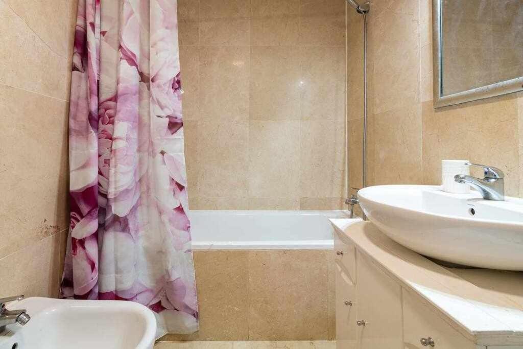 Apartamento Moderno Tranquilo Con Piscina Y Jardin دينايا المظهر الخارجي الصورة