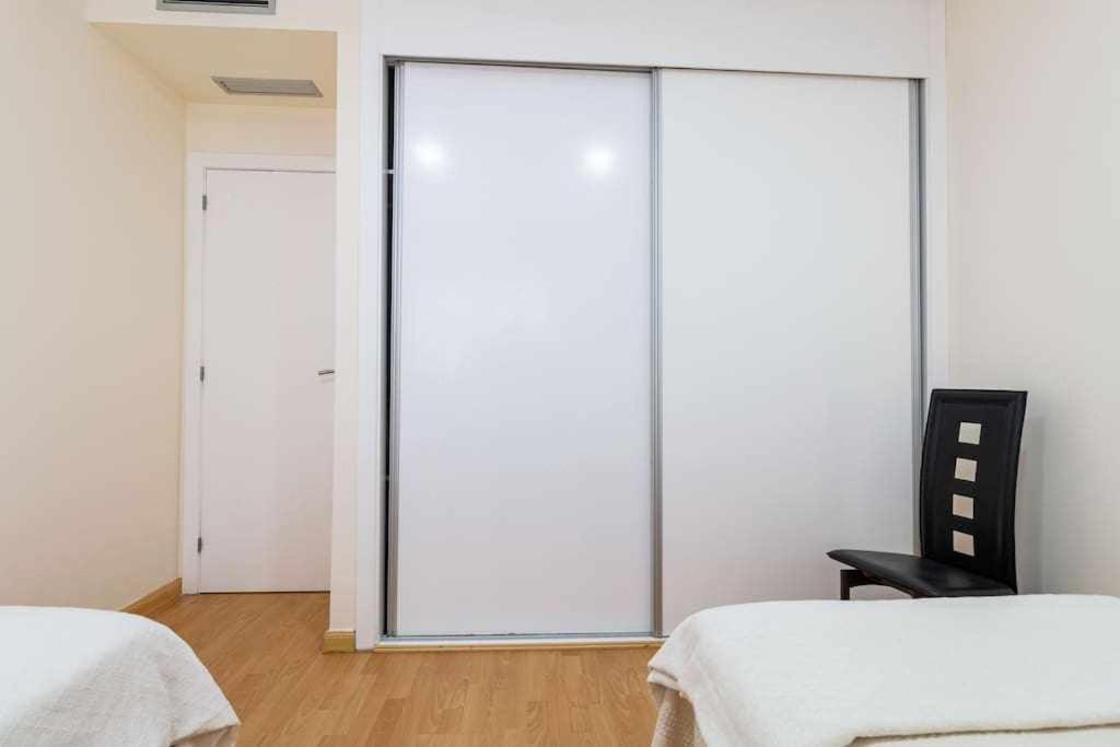 Apartamento Moderno Tranquilo Con Piscina Y Jardin دينايا المظهر الخارجي الصورة