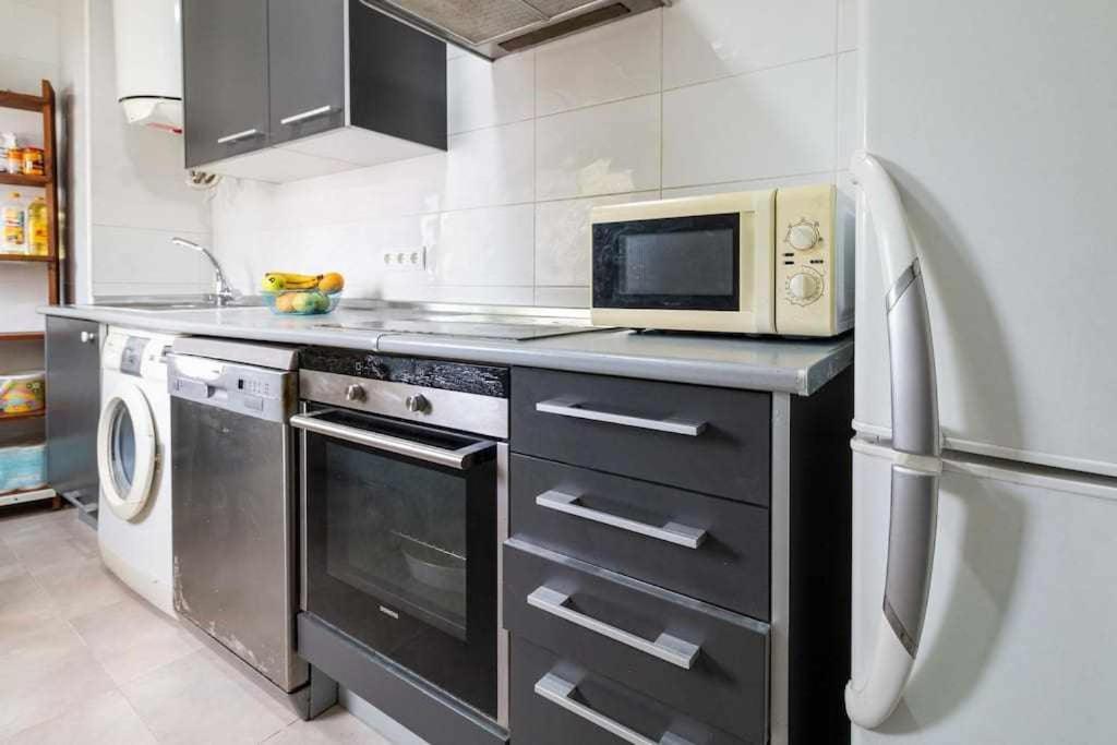 Apartamento Moderno Tranquilo Con Piscina Y Jardin دينايا المظهر الخارجي الصورة